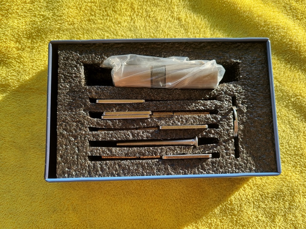 مغزی تسمه دار  نشکن (هرجعبه شامل یک مغزی)